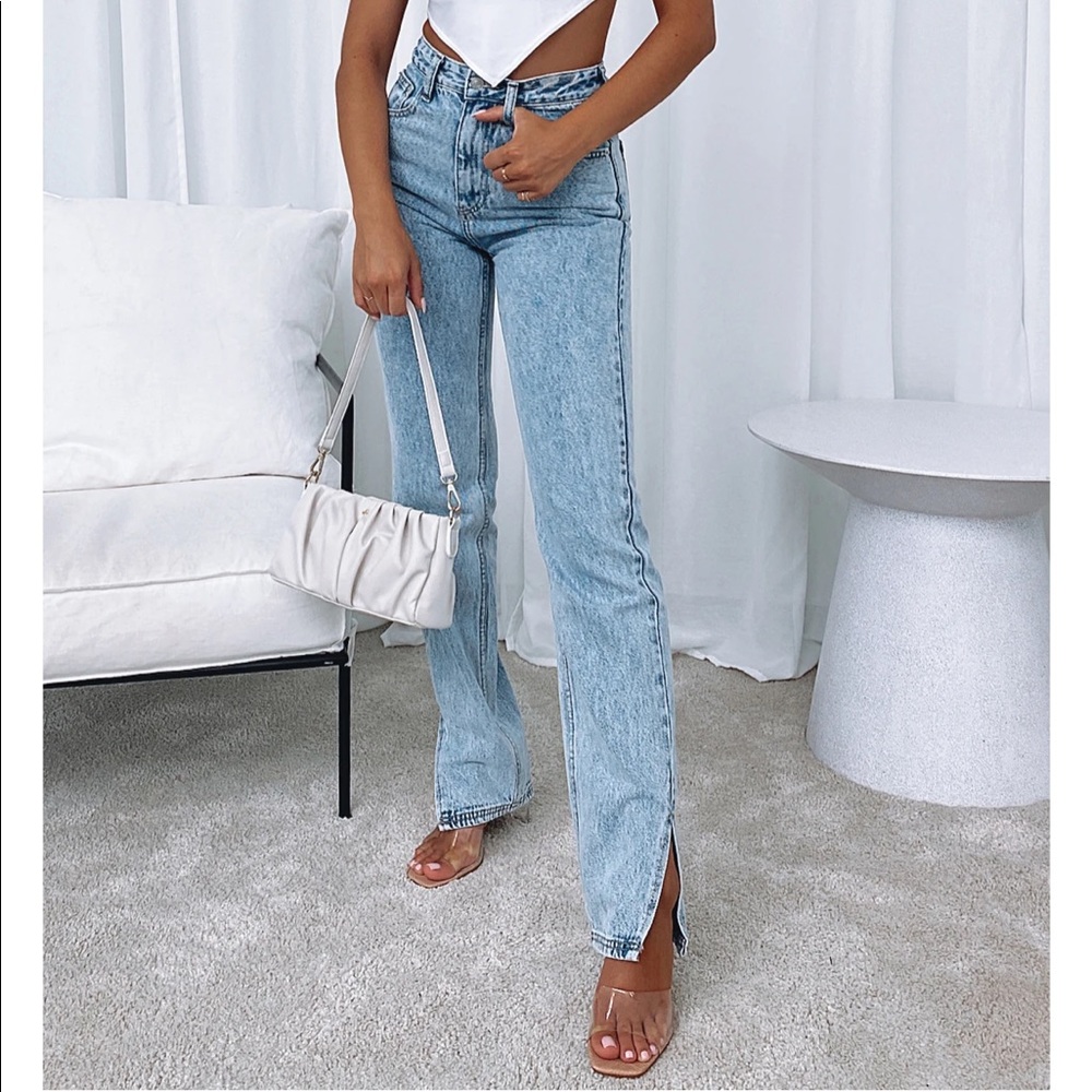 White Fox Boutique Be Cool Straight Leg Denim in Washed Blue Size XS (25)
